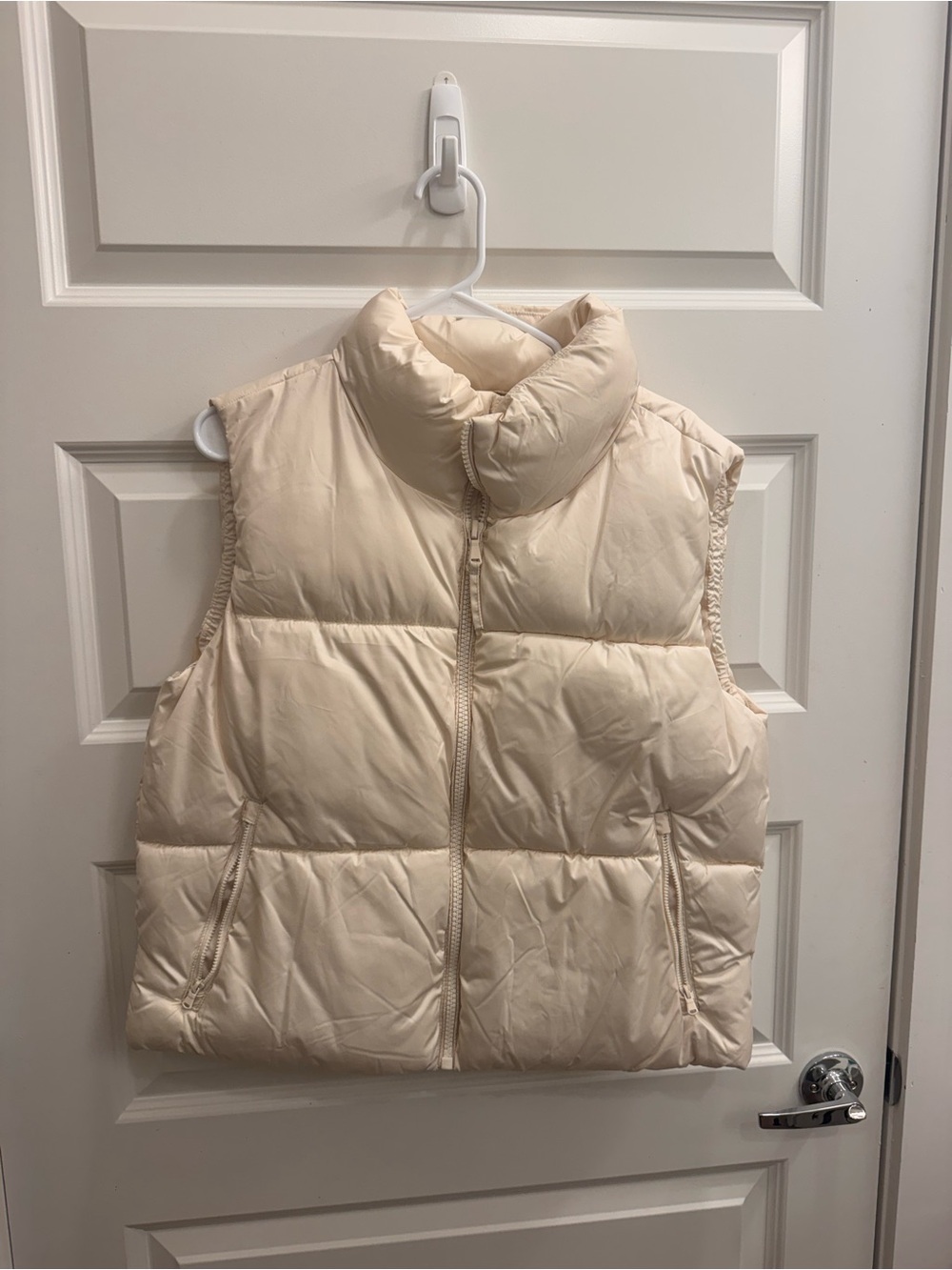 Old Navy Cream Quilted Puffer Vest
